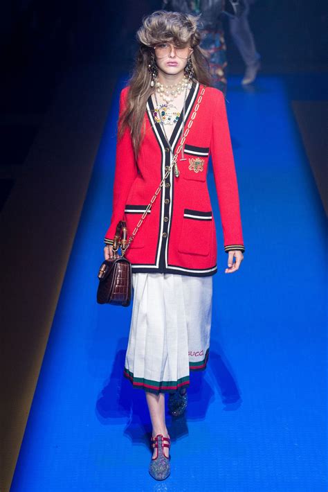 gucci sfilata del 21 febbraio 2018 streaming|Watch the Gucci Fall 2018 show live here now .